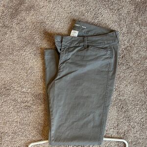 Old Navy Women's Straight Leg Jeans in Gray